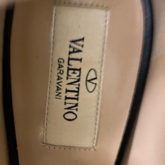 New without tags Valentino Garavani Studwrap black leather heels. Size 38. - Picture 5 of 7